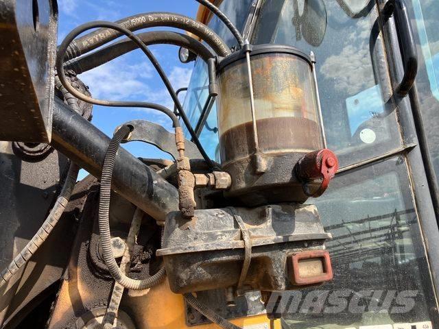 JCB 436 HT Chargeuse sur pneus