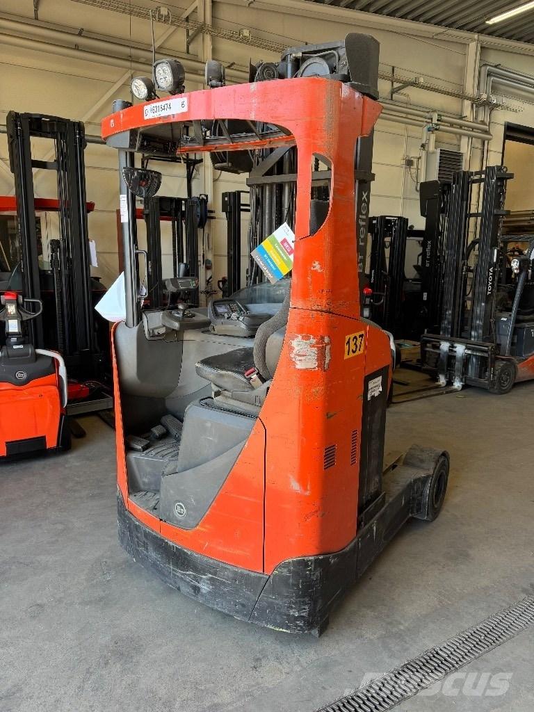 Toyota RRE160R Chariot à mât rétractable