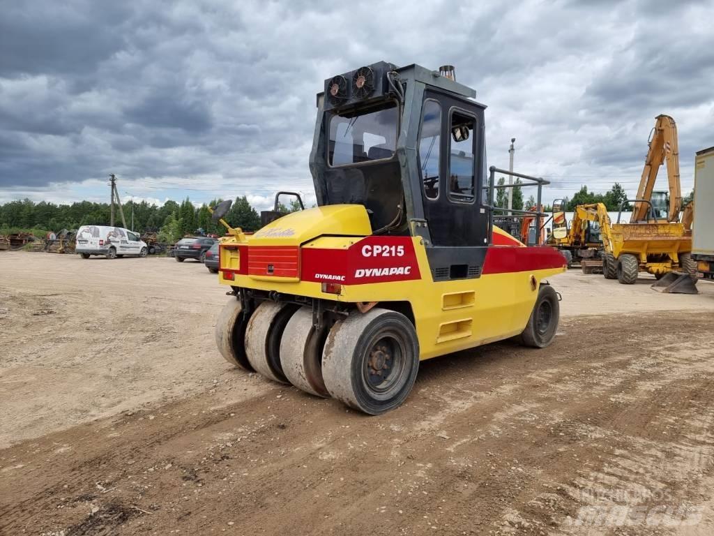 Dynapac CP 215 Rouleaux à pneumatiques