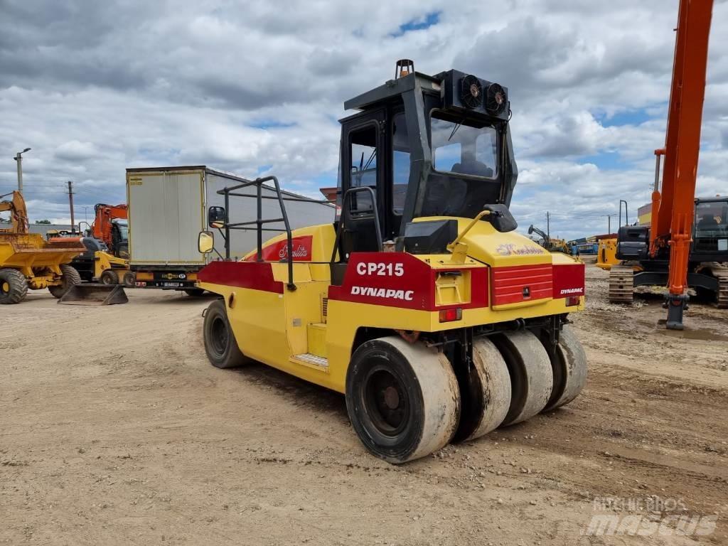 Dynapac CP 215 Rouleaux à pneumatiques