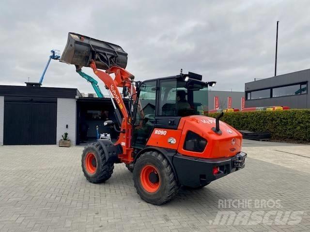 Kubota R 090 Chargeuse sur pneus