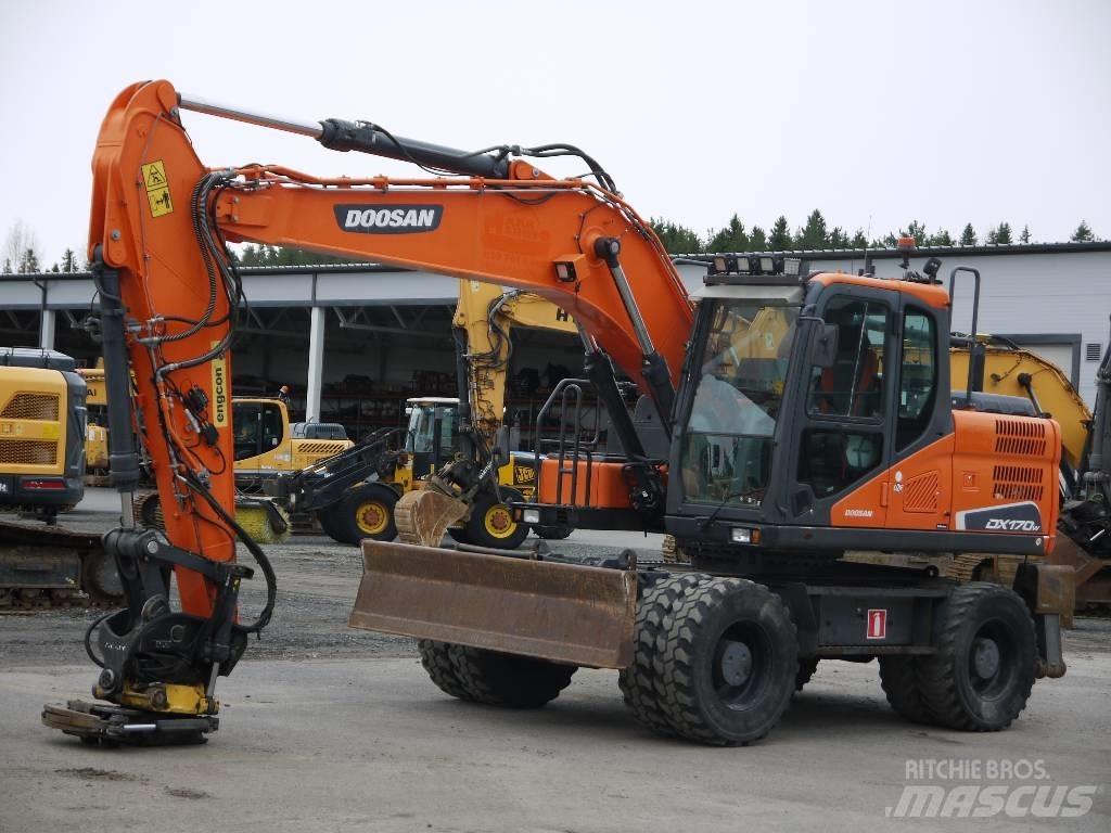 Doosan DX 170 W-5 Pelle sur pneus