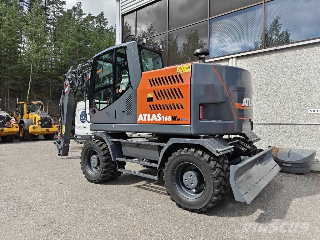 Atlas 165WSR Pelle sur pneus