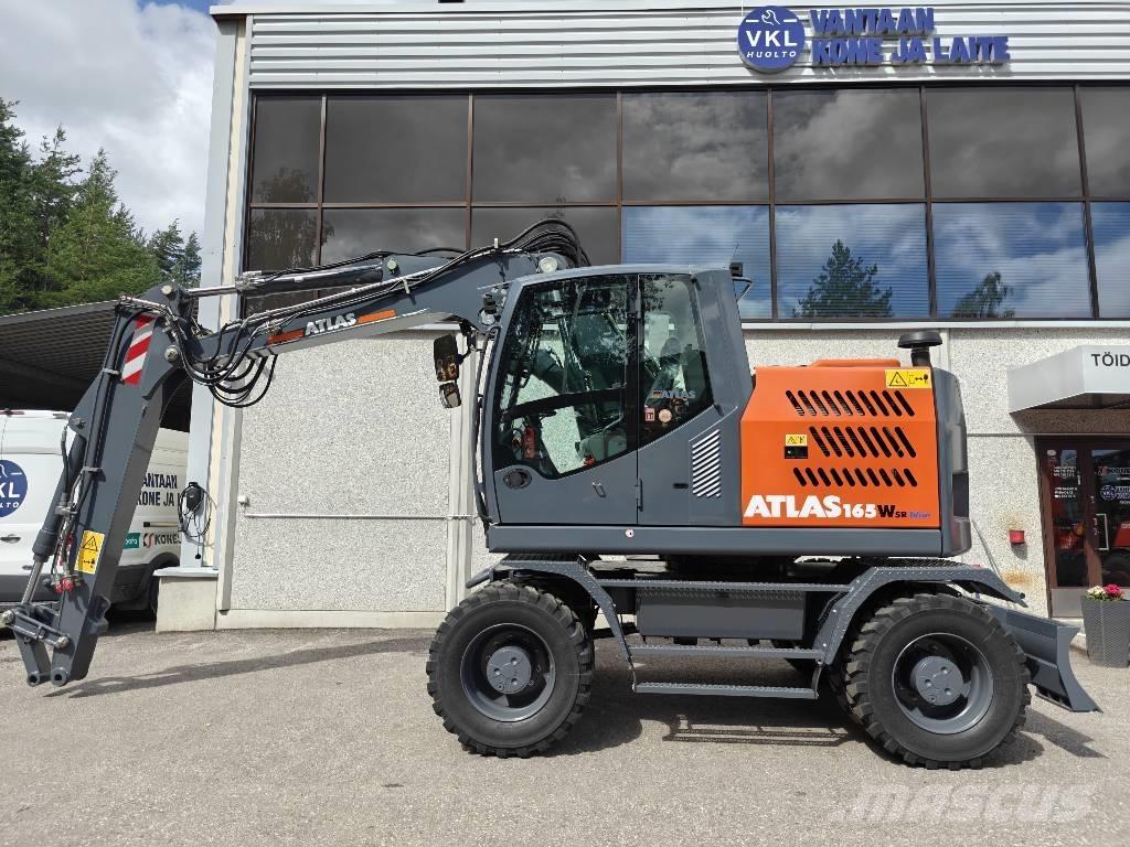 Atlas 165WSR Pelle sur pneus