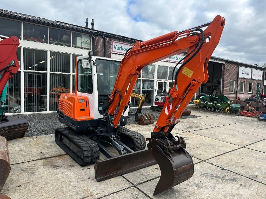 Takeuchi TB 235 CR Mini pelle < 7t