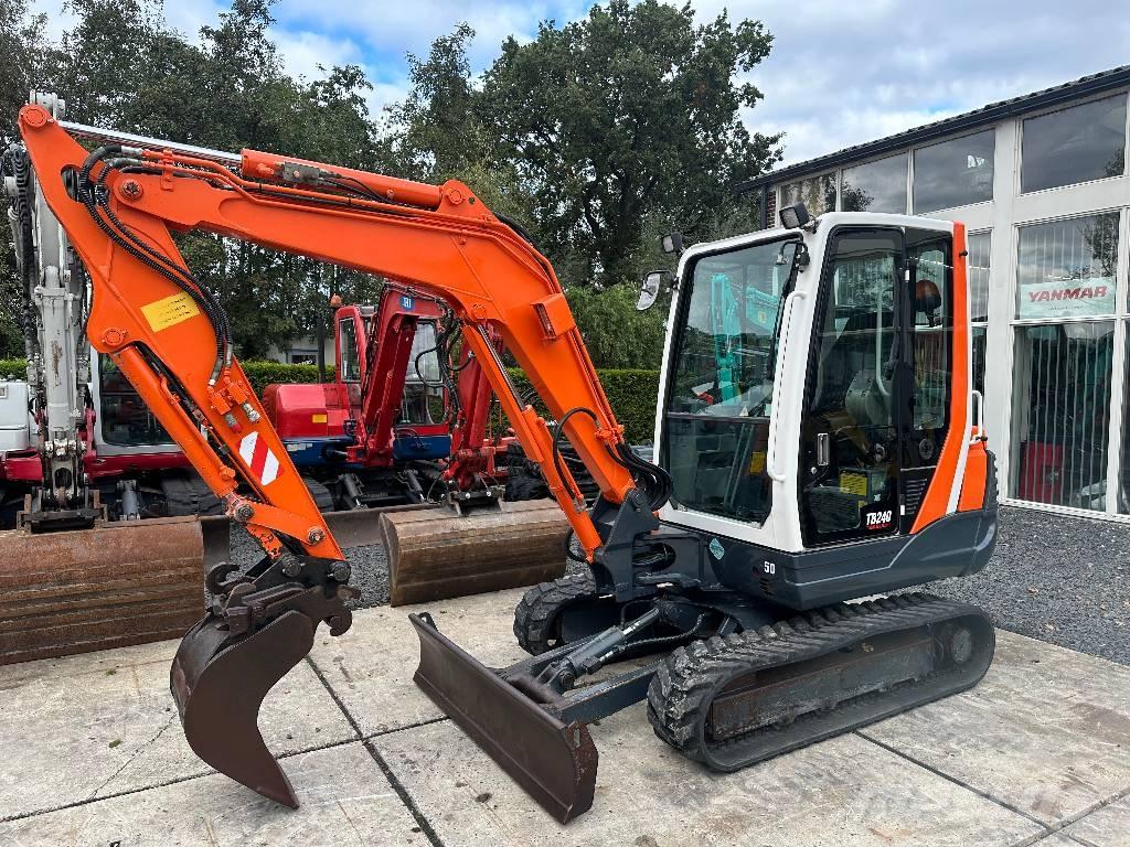 Takeuchi TB 235 CR Mini pelle < 7t