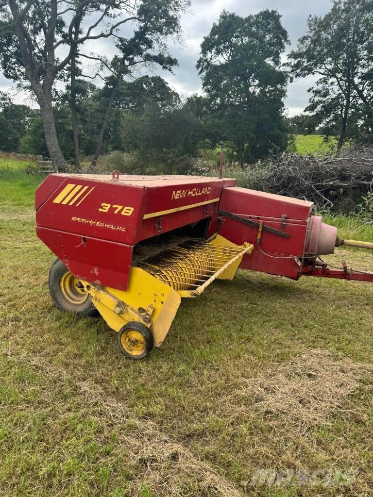 New Holland 378 Presse cubique