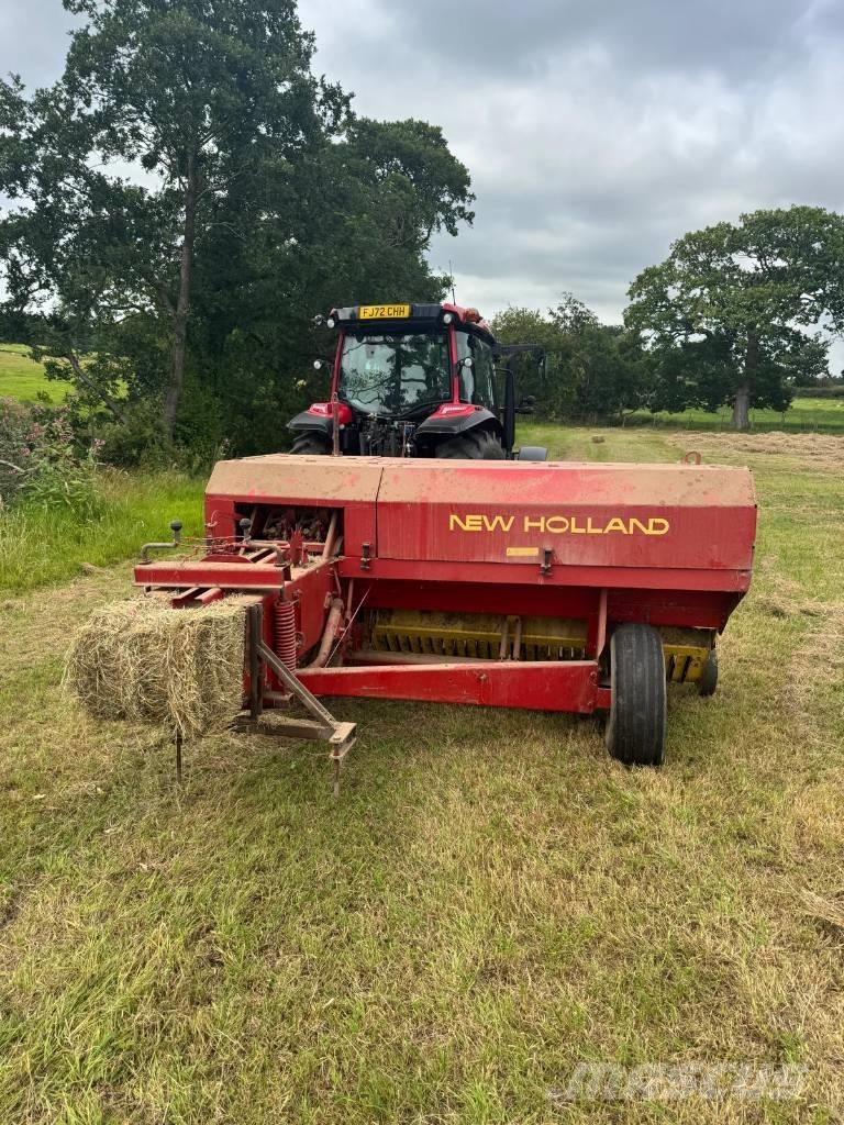 New Holland 378 Presse cubique