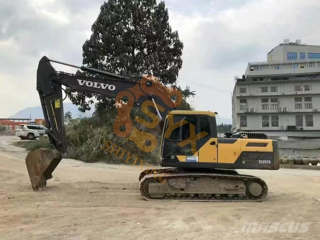 Volvo EC 210 B LC Pelle sur chenilles