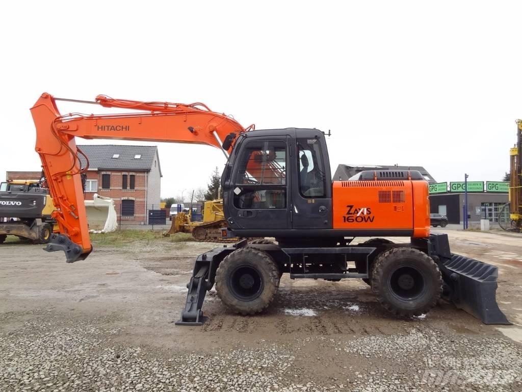 Hitachi EX 160 WD Pelle sur pneus