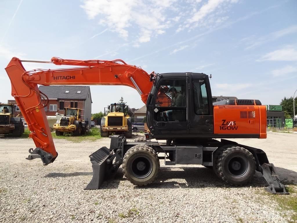 Hitachi ZX 160 W Pelle sur pneus