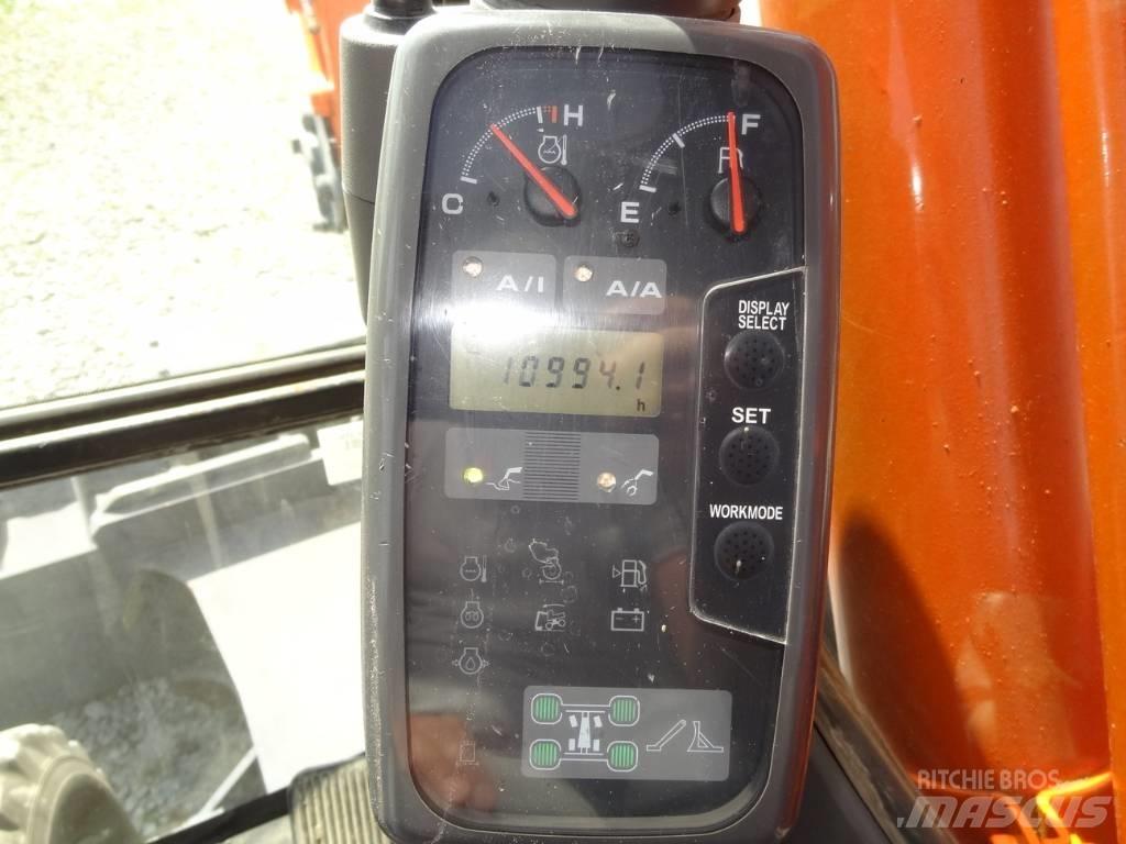 Hitachi ZX 160 W Pelle sur pneus