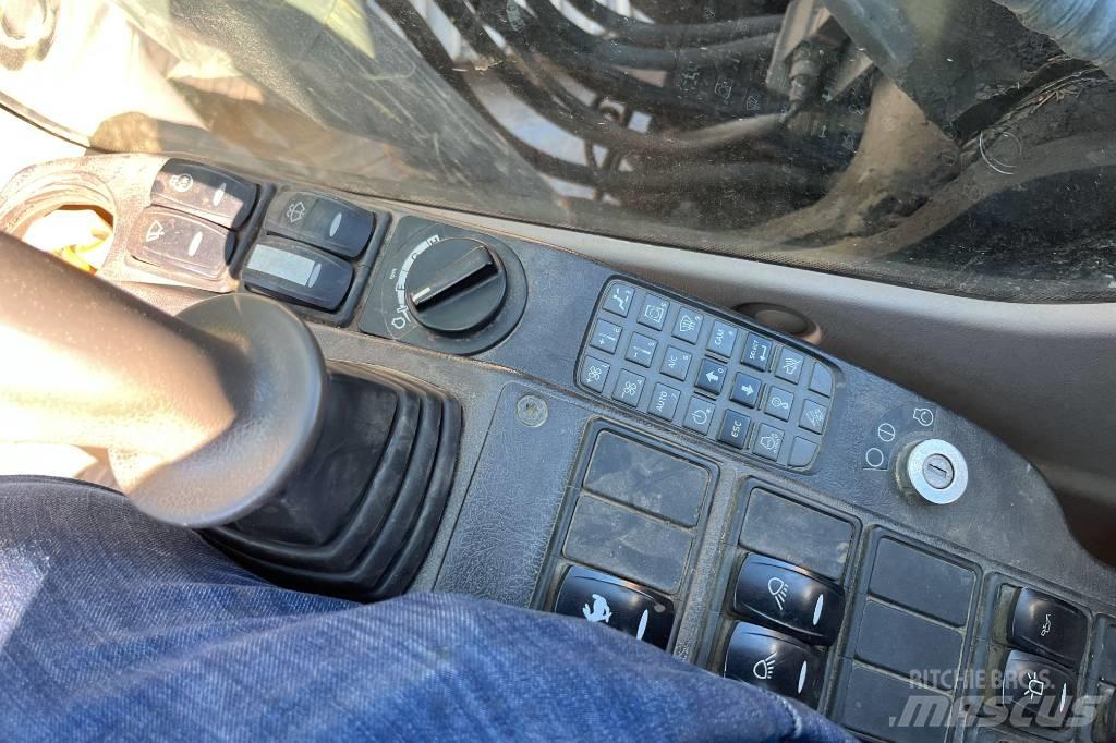 Volvo EC 140 C L Pelle sur chenilles