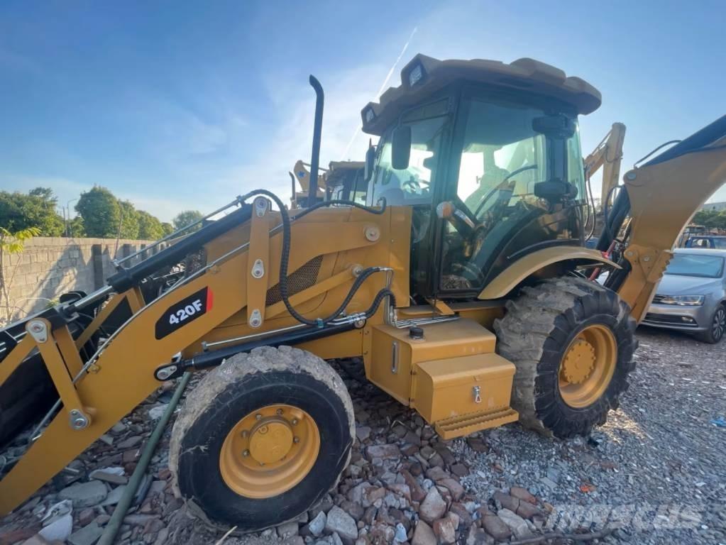 CAT 420F Tractopelle