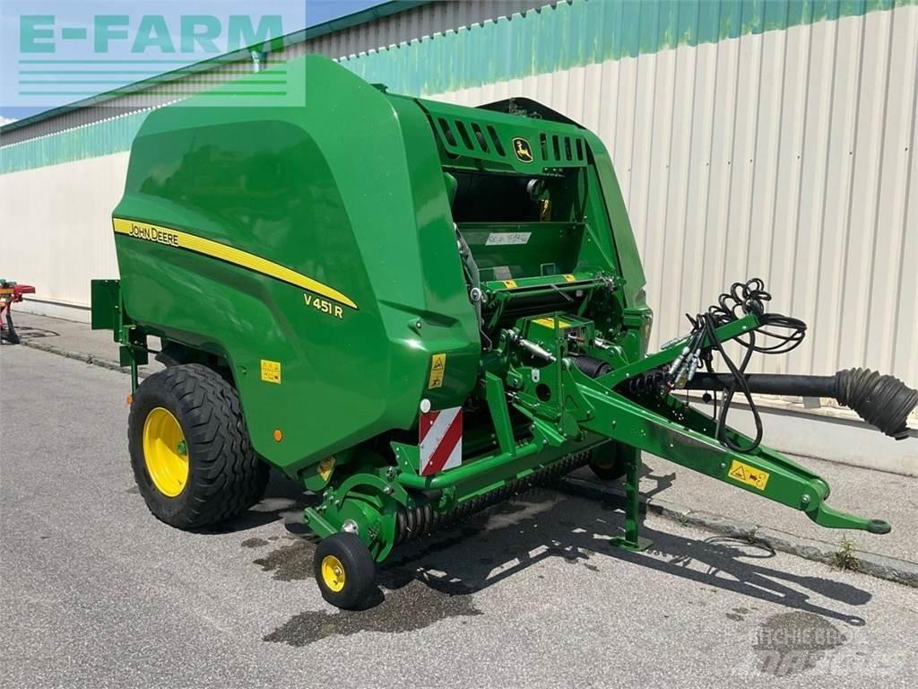 John Deere V451R Presse cubique