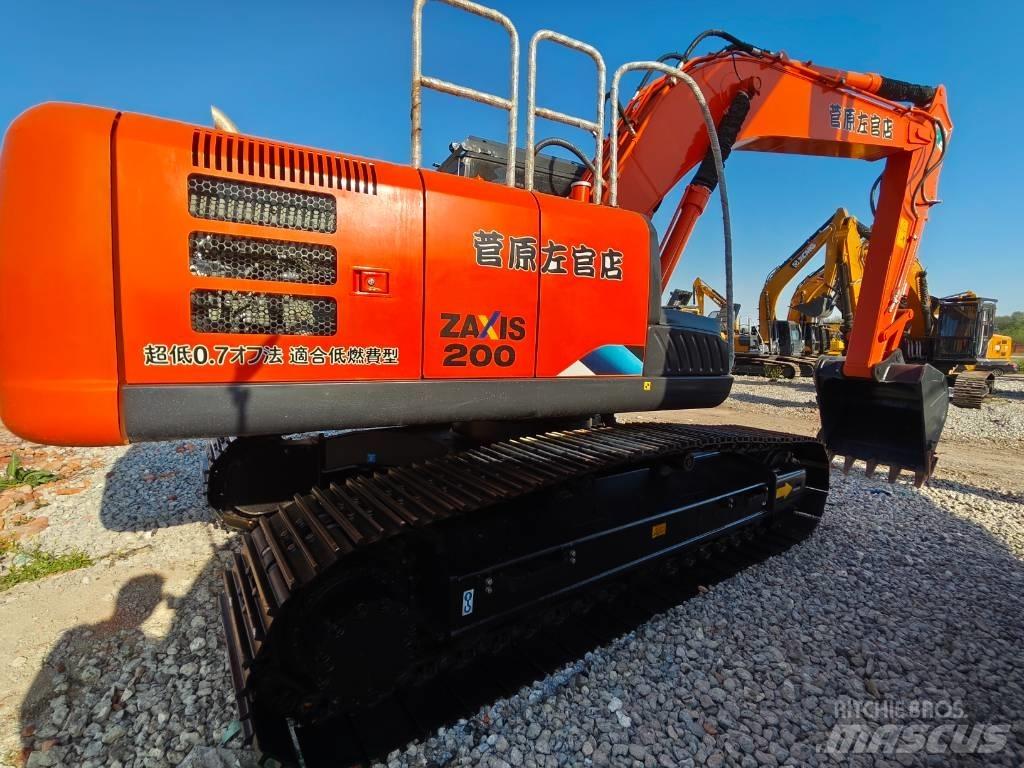 Hitachi ZX 200 Pelle sur chenilles