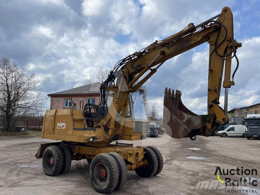 Liebherr A 900 C Pelle sur pneus
