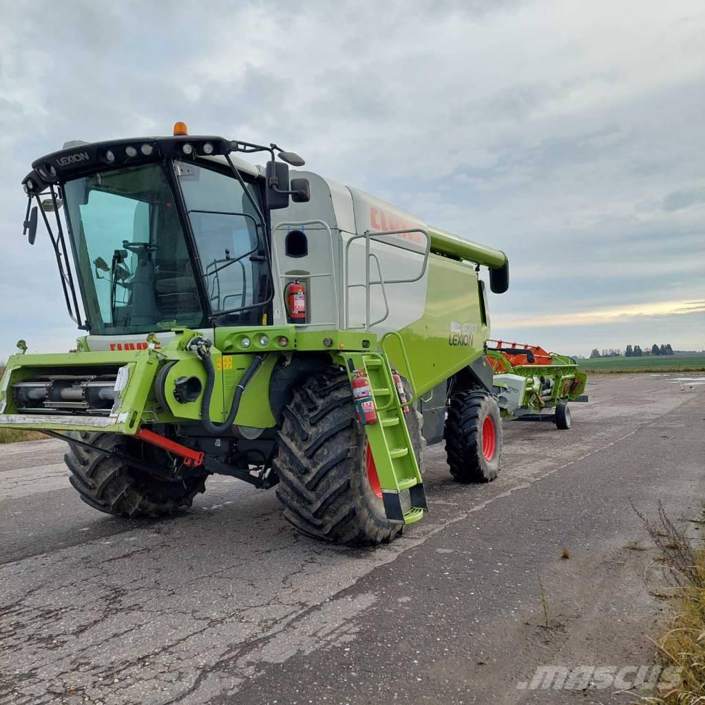 CLAAS Lexion 670 Moissonneuse batteuse