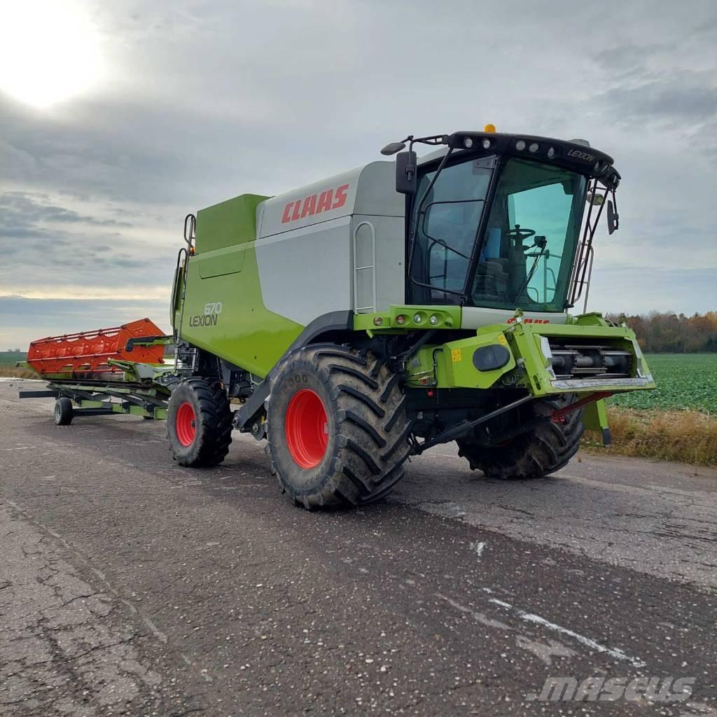 CLAAS Lexion 670 Moissonneuse batteuse