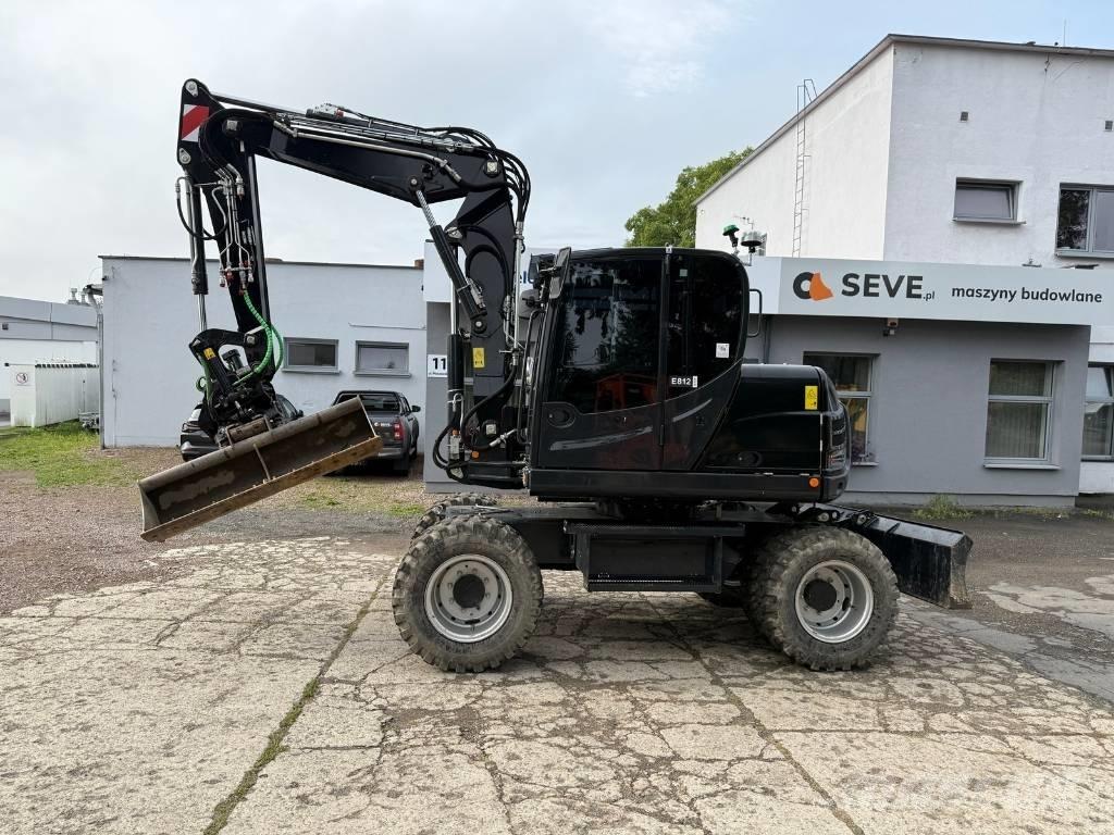 Yanmar B 110 W Pelle sur pneus