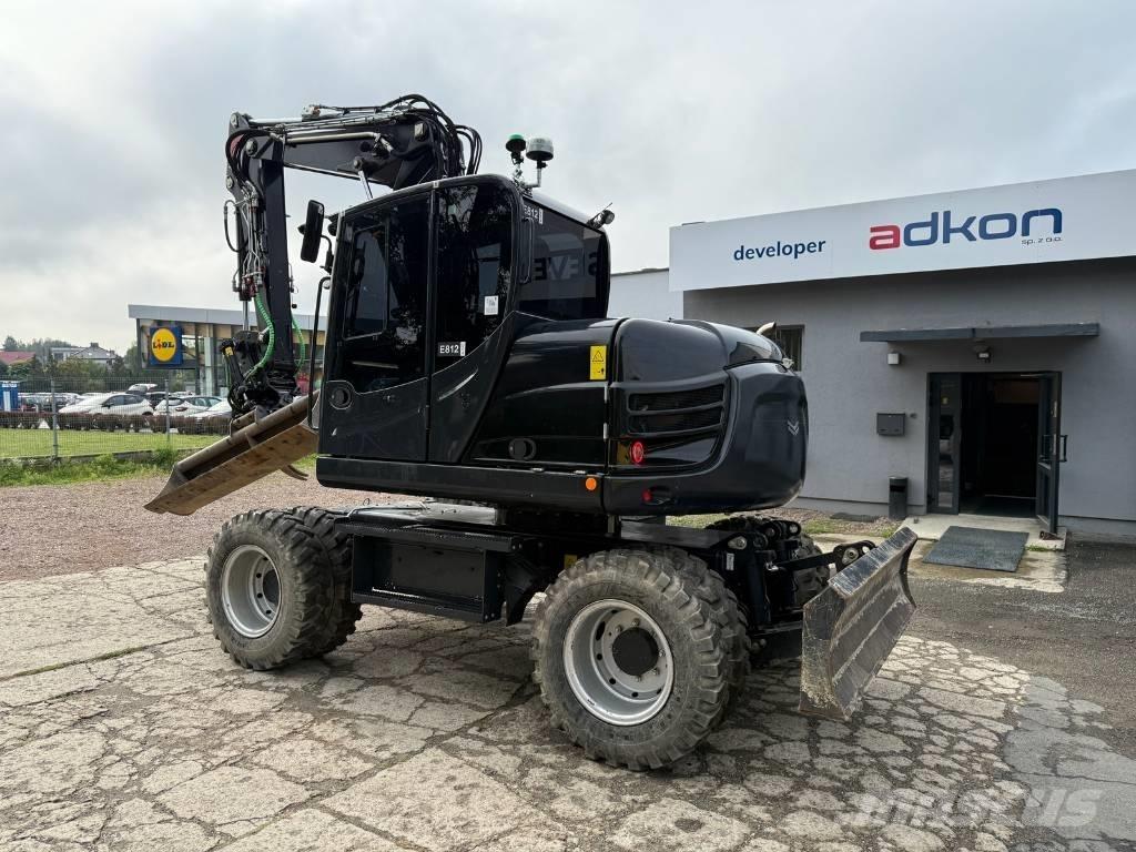 Yanmar B 110 W Pelle sur pneus