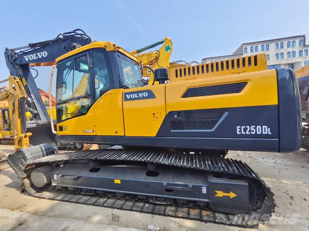 Volvo EC 250 D L Pelle sur chenilles