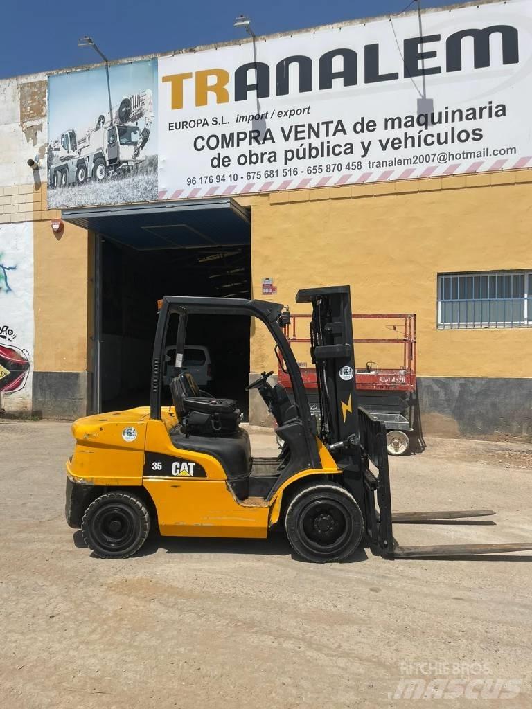 CAT 35 Chariots diesel