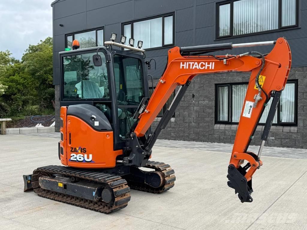 Hitachi ZX 26 U-6CLR Mini pelle < 7t