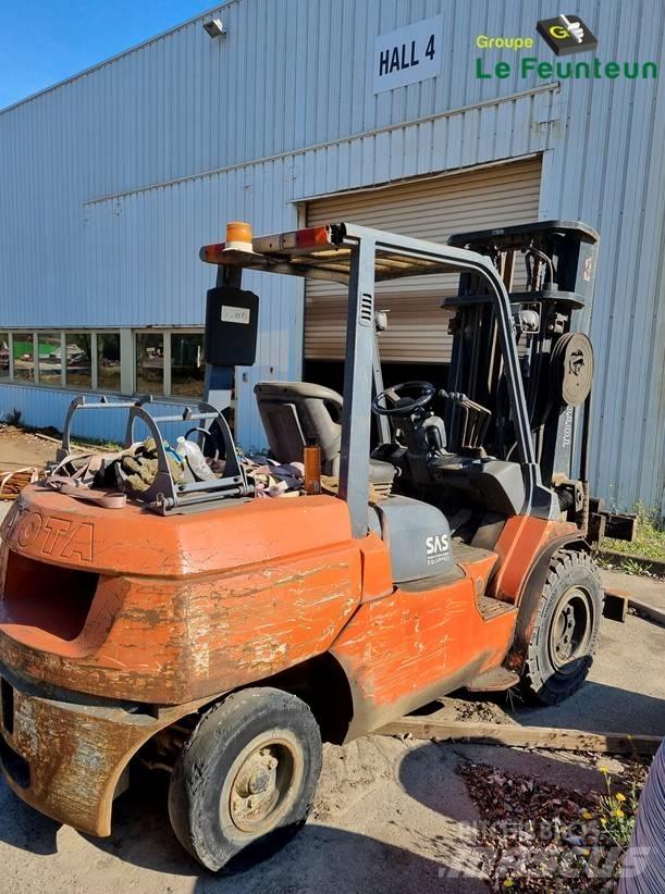 Toyota 02-7 FG A 50 Chariots GPL