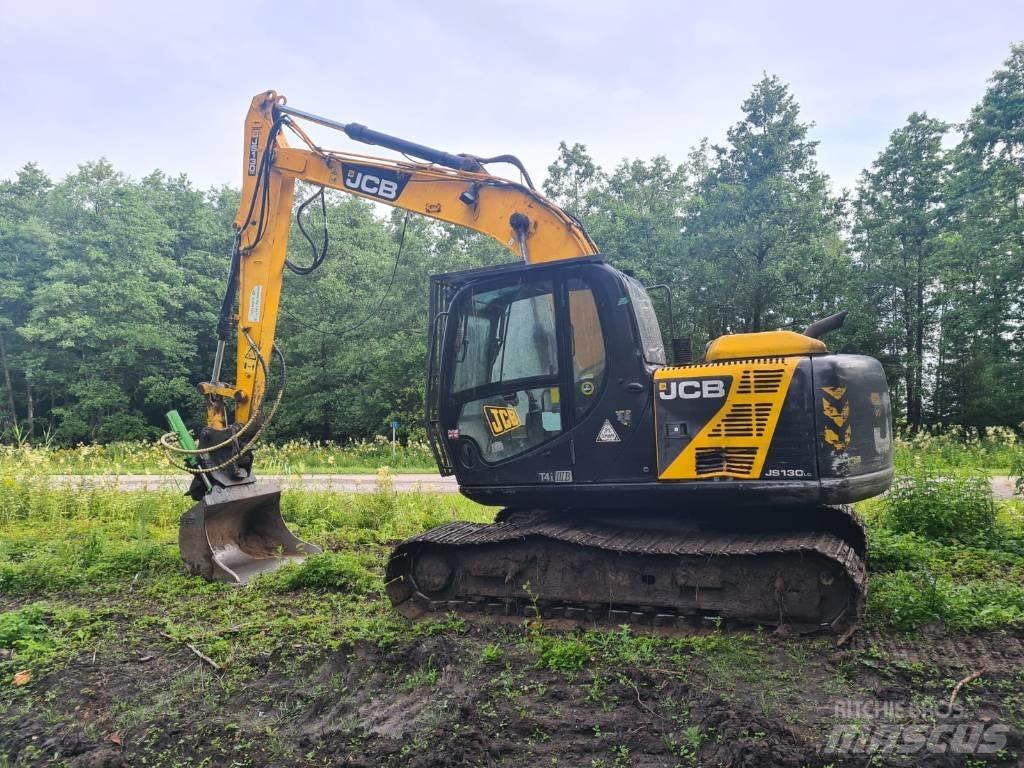 JCB JS 130 LC Pelle sur chenilles