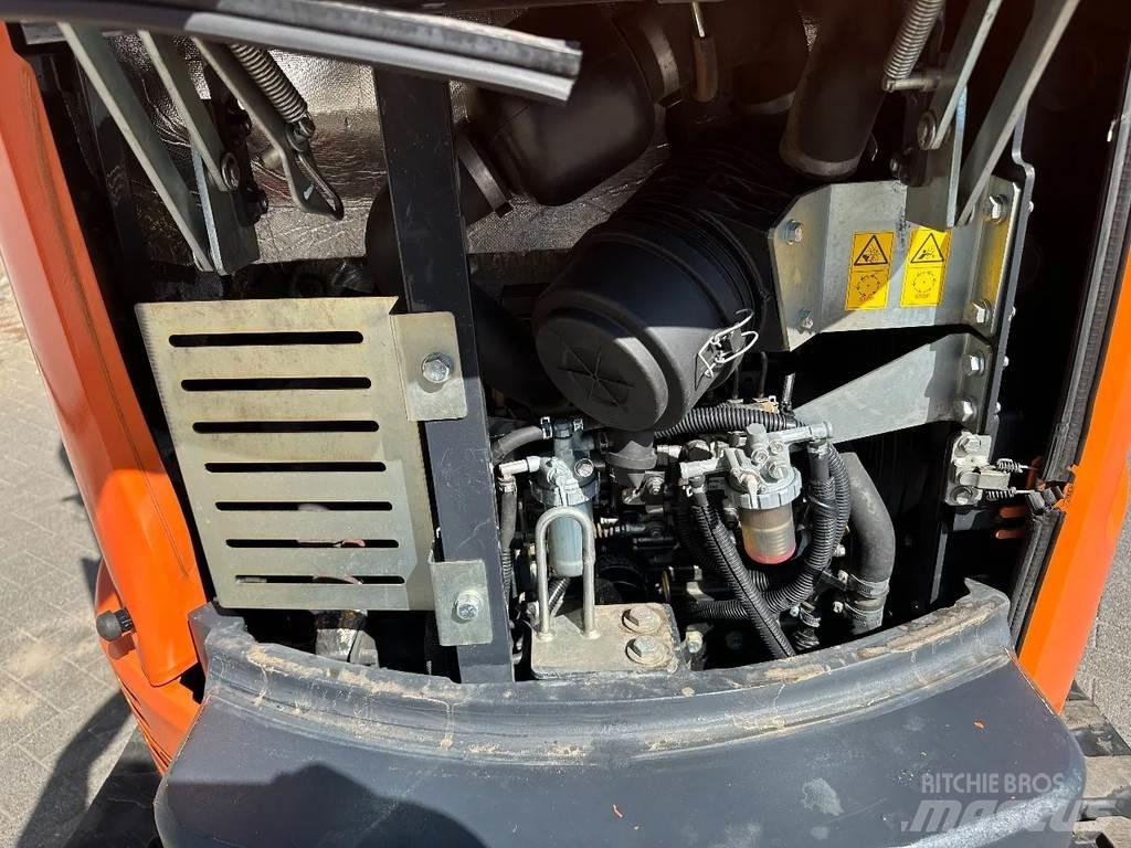 Hitachi ZX26U-6CR Mini pelle < 7t