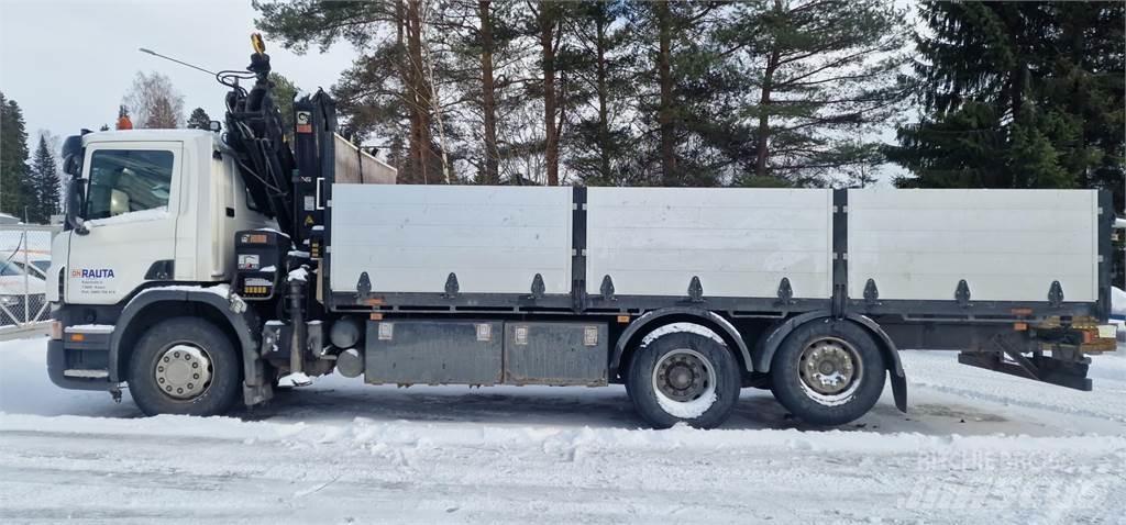 Scania P380 Camion plateau ridelle avec grue
