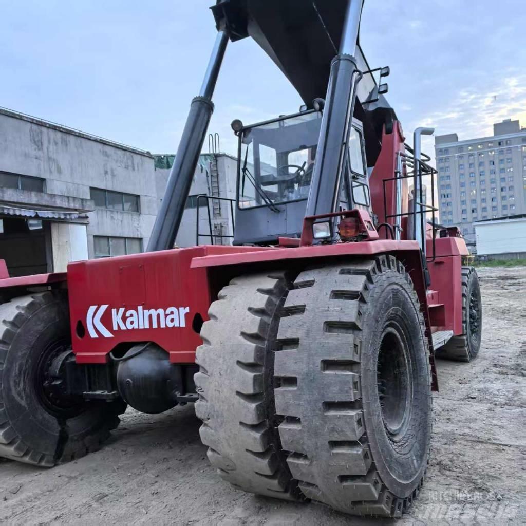 Kalmar DRF 450 Reachstackers