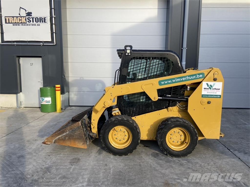 CAT 226 D3 (5867) Chargeuse compacte
