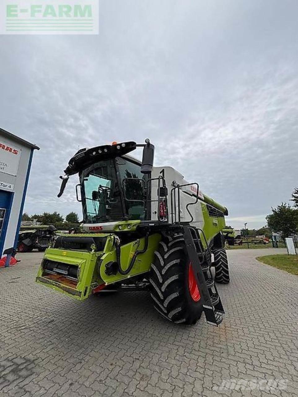 CLAAS lexion 6800 Moissonneuse batteuse