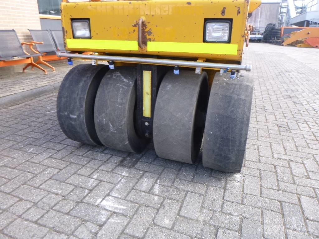 Sakai TS 160 Rouleaux à pneumatiques