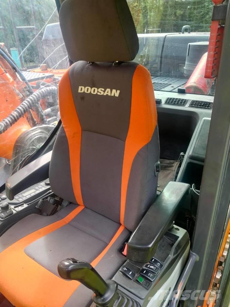 Doosan DX 300 LC Pelle sur chenilles