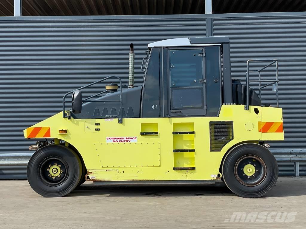 Ammann AP 240 Rouleaux à pneumatiques
