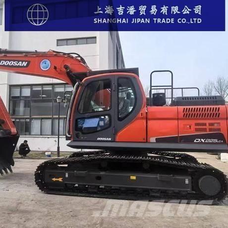 Doosan DX 225 Pelle sur chenilles