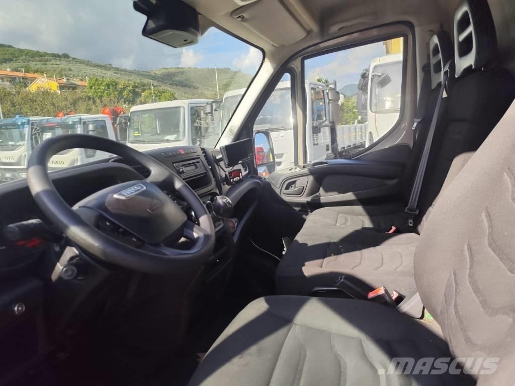 Iveco Daily 35-130 Camion plateau ridelle avec grue