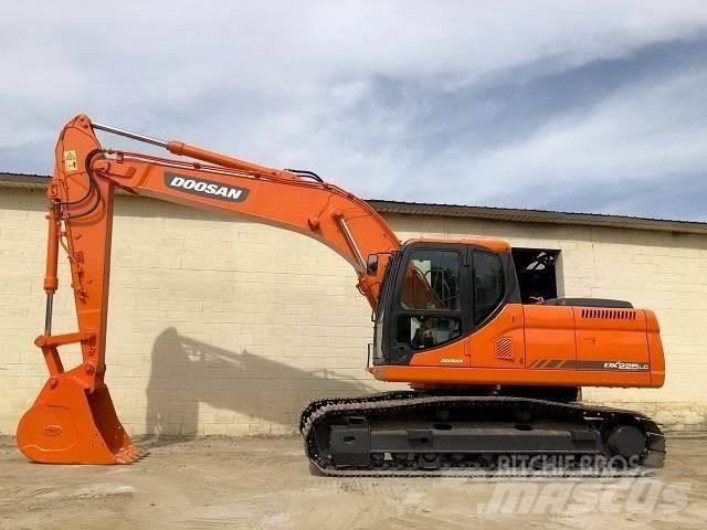 Doosan DX 225 Pelle sur chenilles