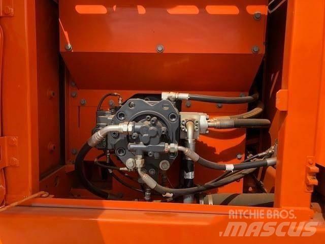 Doosan DX 225 Pelle sur chenilles