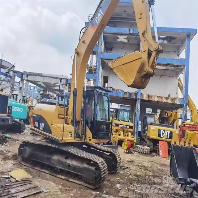 CAT 312 D Pelle sur chenilles