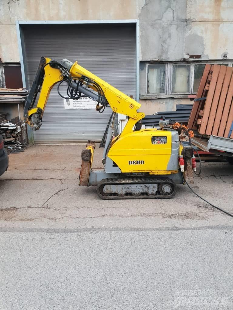 Brokk 180 Pelle de démolition