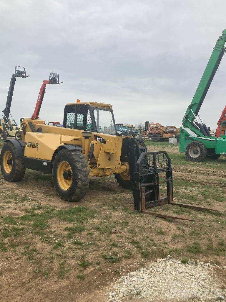CAT TH83 Chariot télescopique