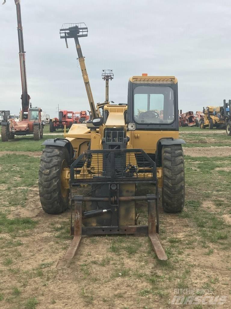 CAT TH83 Chariot télescopique