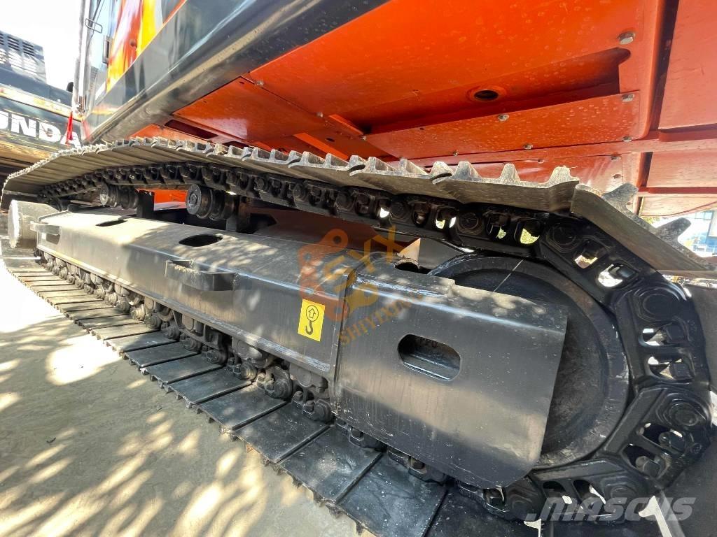 Doosan DX 225 LC Pelle sur chenilles