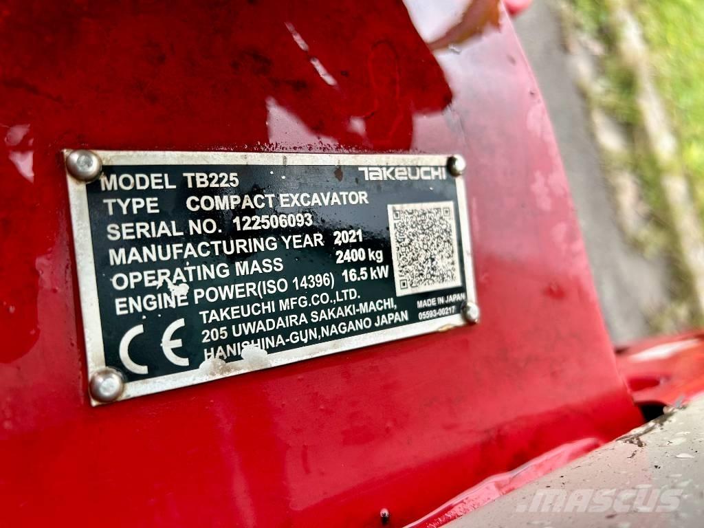 Takeuchi TB 225 Mini pelle < 7t