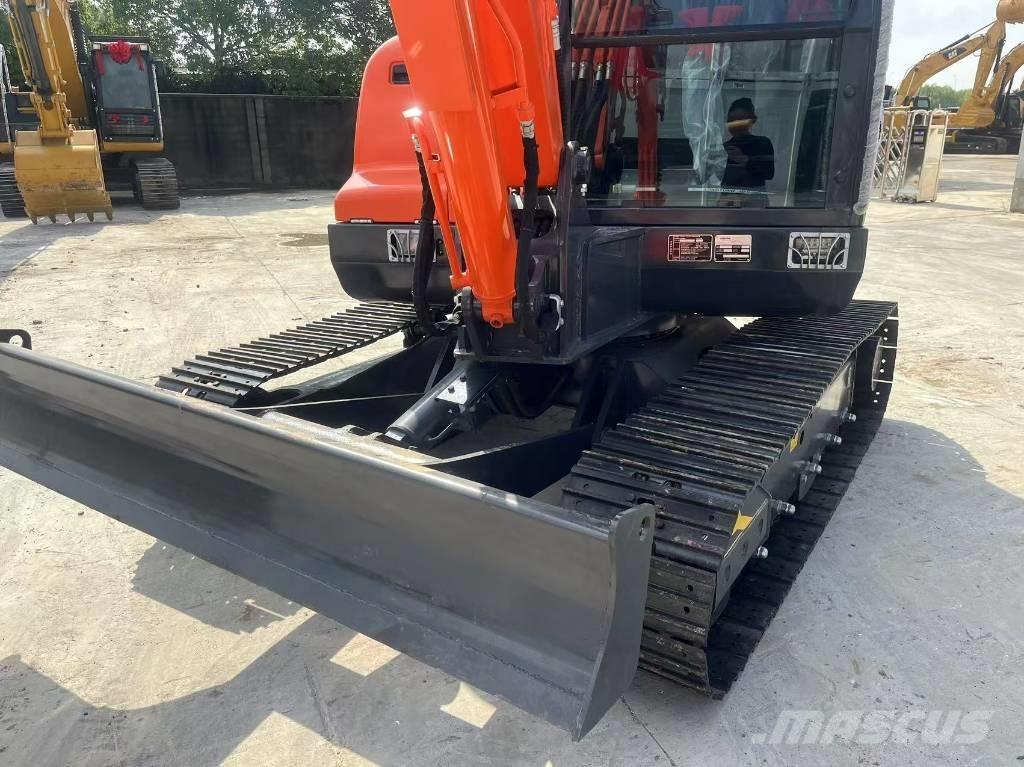Doosan DX 60-9 C Mini pelle 7t-12t