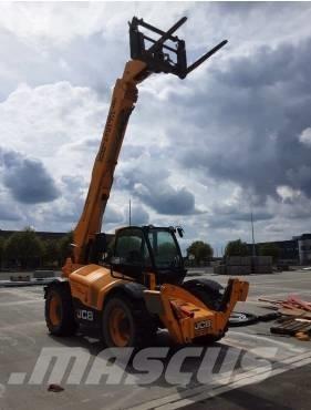 JCB 540-140 Chariot télescopique